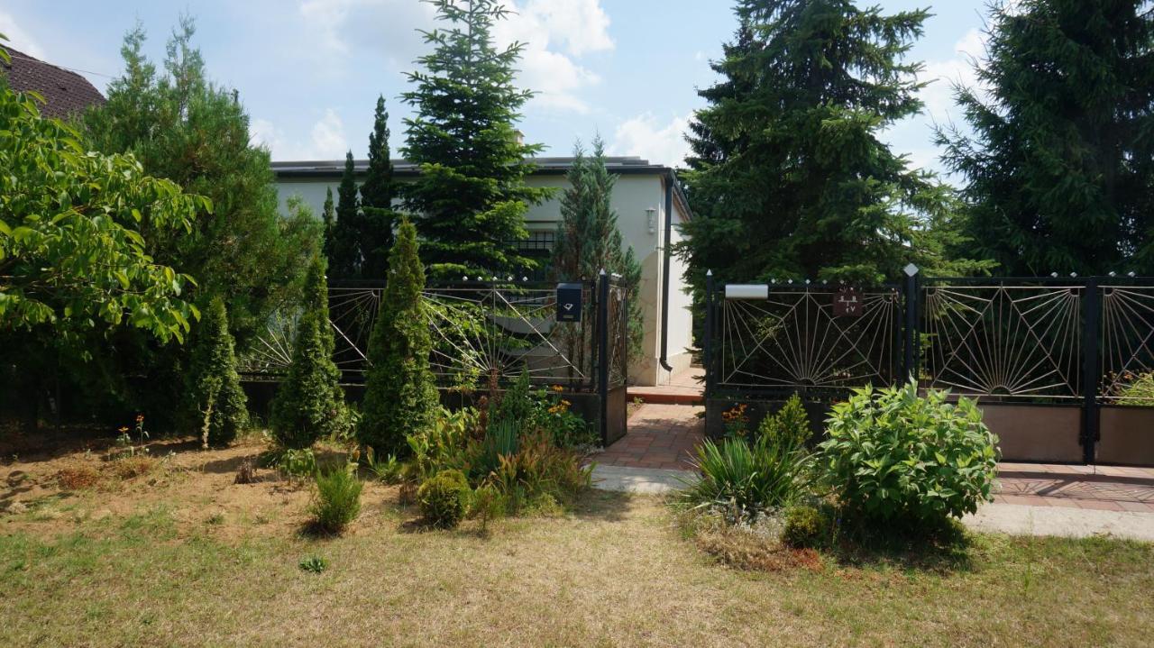 Sunny Apartman Ньїредьгаза Екстер'єр фото